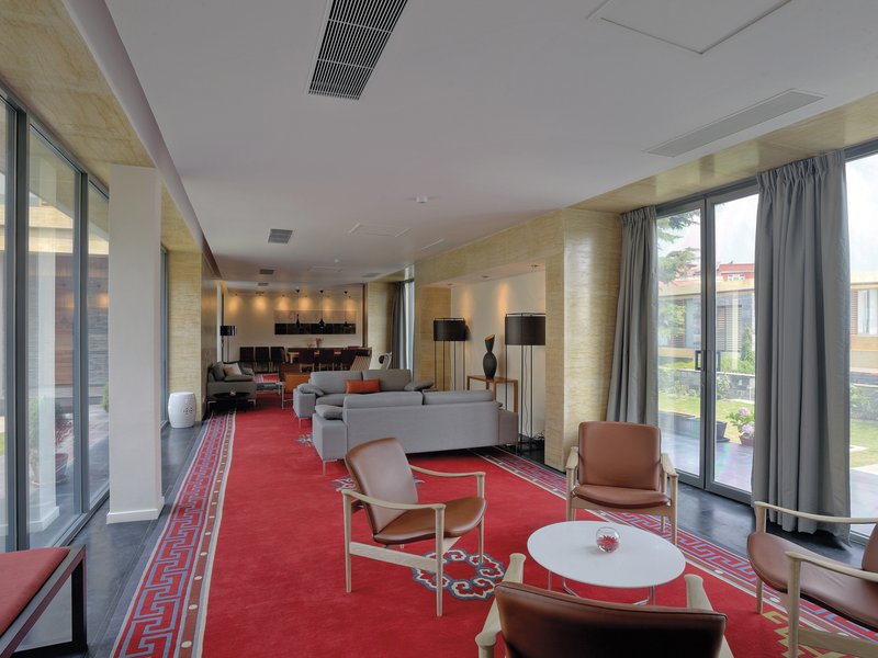 stue og spisestue i embetsbolig